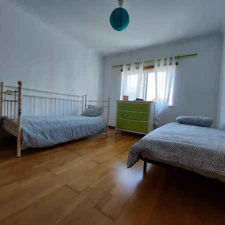 A Family House In Santa Cruz, Torres Vedras * 실베이라