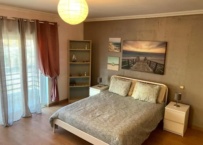 A Family House In Santa Cruz, Torres Vedras * Silveira (Lisbon)