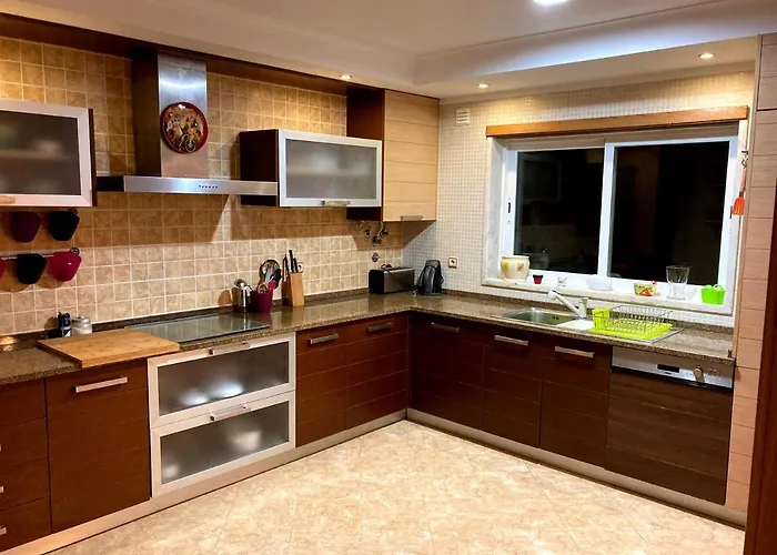 A Family House In Santa Cruz, Torres Vedras *