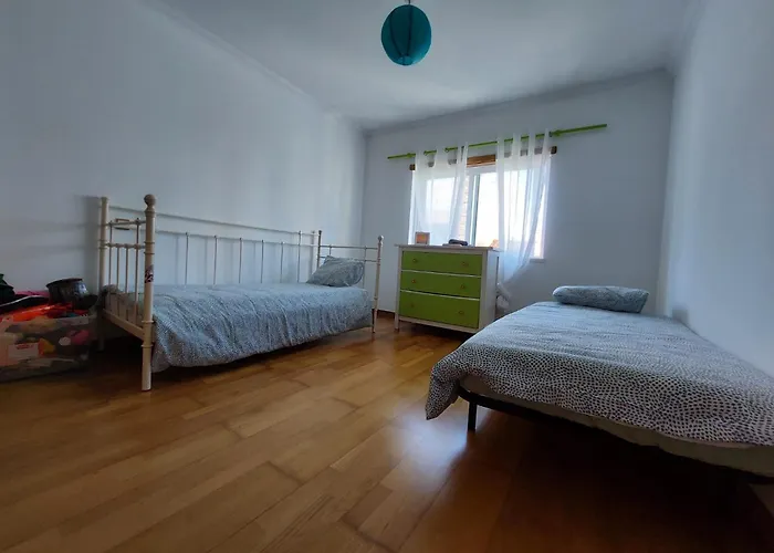 A Family House In Santa Cruz, Torres Vedras * Silveira (Lisbon)